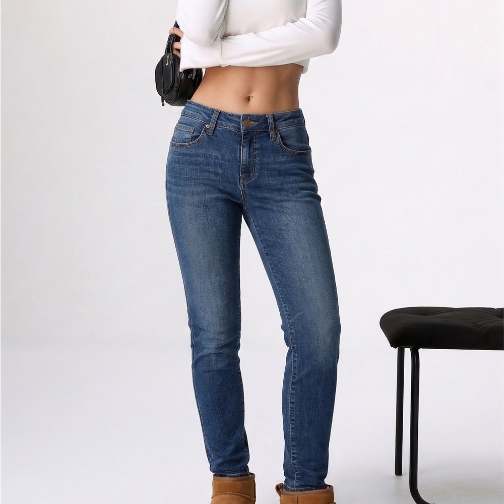 Pilcro Skinny Jeans Size 28 Womens Mid Rise Dark Blue Denim Measures 30 x28.5